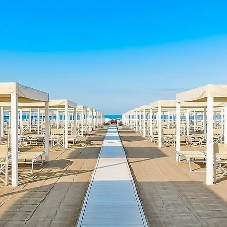 Regina Beach Holiday Apartments 티레니아 외부 사진