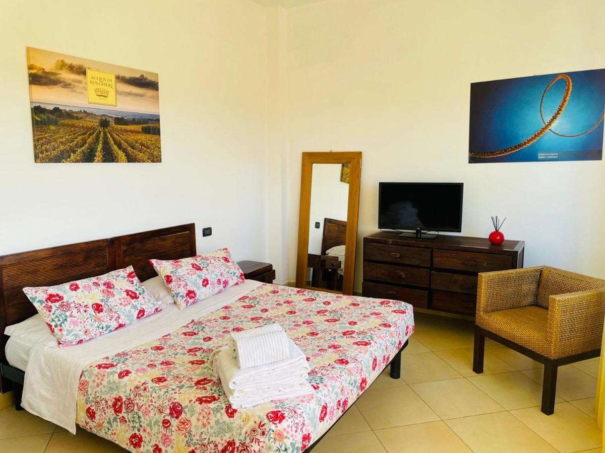 Regina Beach Holiday Apartments 티레니아 외부 사진