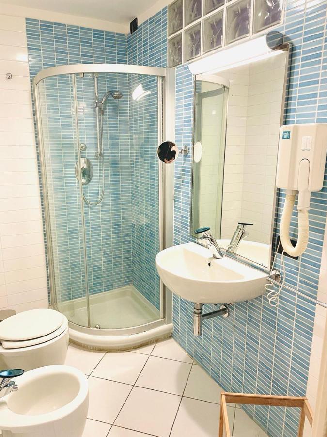 Regina Beach Holiday Apartments 티레니아 외부 사진