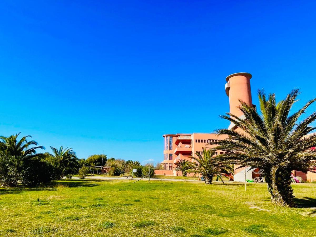 Regina Beach Holiday Apartments 티레니아 외부 사진