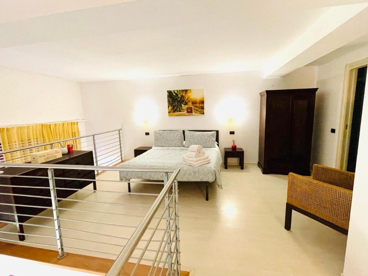 Regina Beach Holiday Apartments 티레니아 외부 사진
