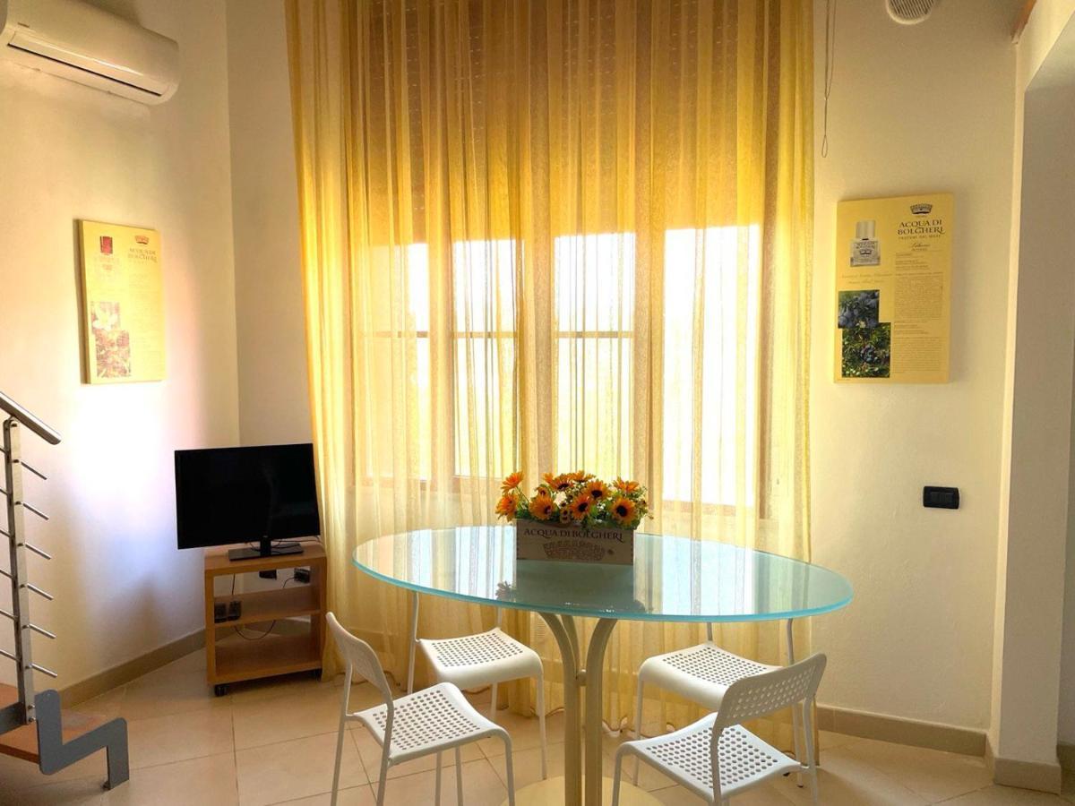 Regina Beach Holiday Apartments 티레니아 외부 사진