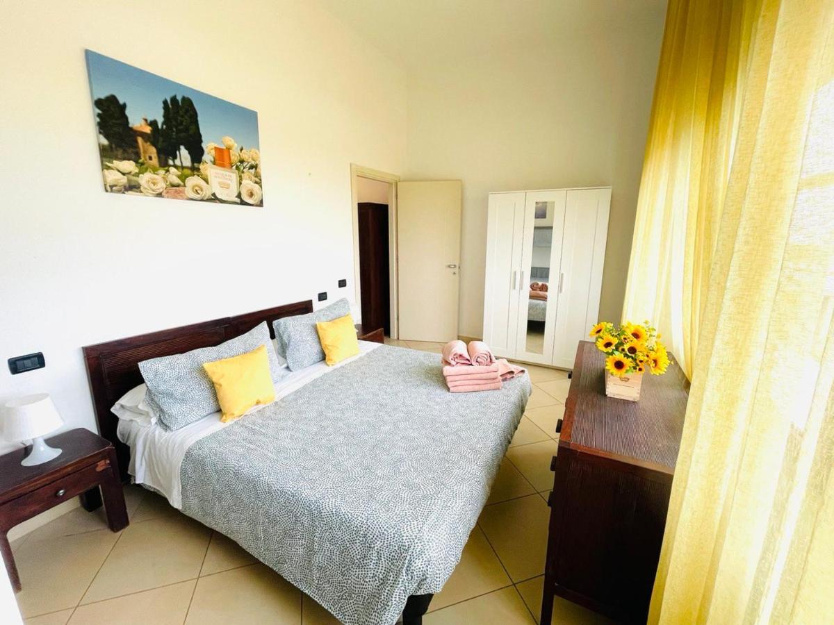 Regina Beach Holiday Apartments 티레니아 외부 사진