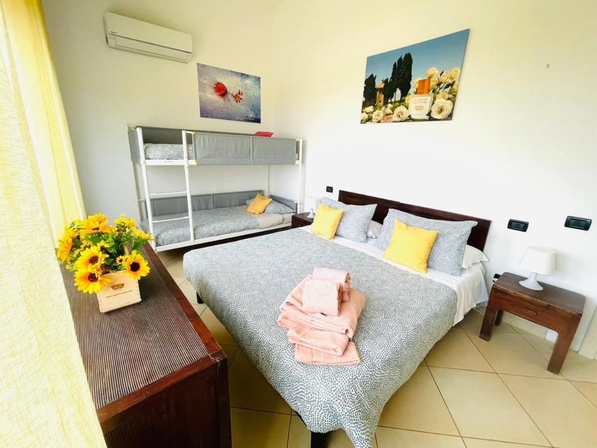 Regina Beach Holiday Apartments 티레니아 외부 사진