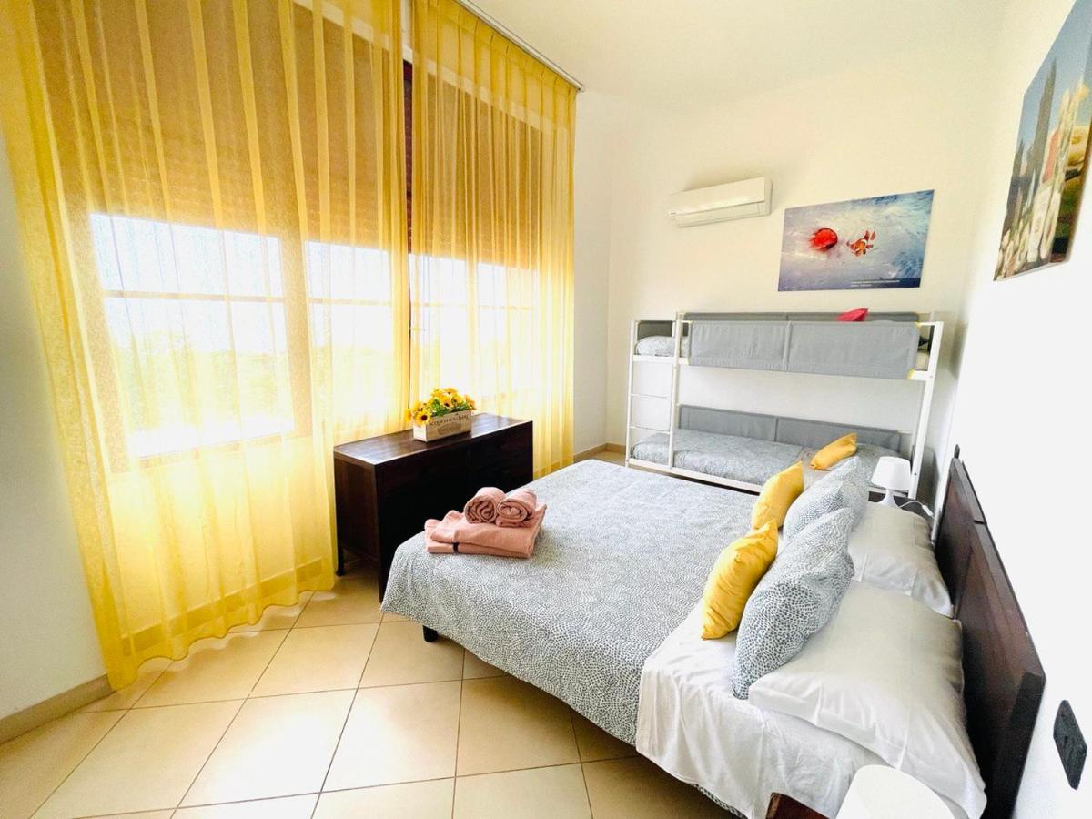 Regina Beach Holiday Apartments 티레니아 외부 사진