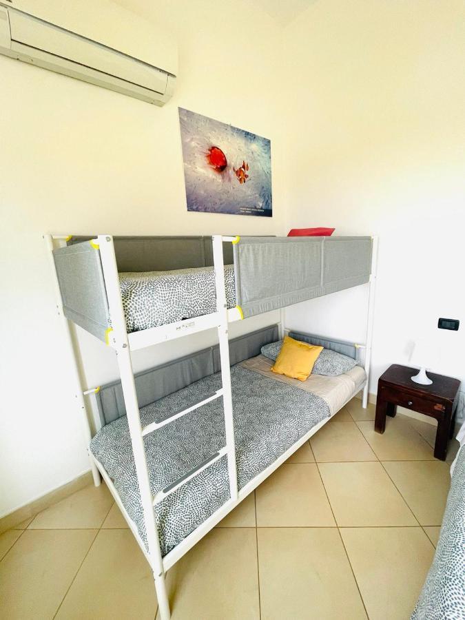 Regina Beach Holiday Apartments 티레니아 외부 사진