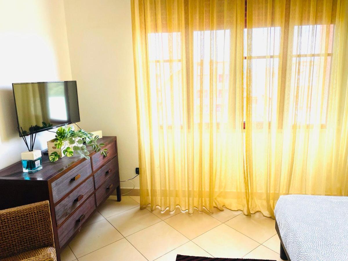 Regina Beach Holiday Apartments 티레니아 외부 사진