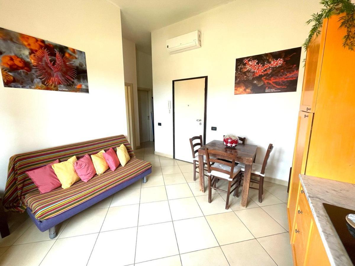 Regina Beach Holiday Apartments 티레니아 외부 사진
